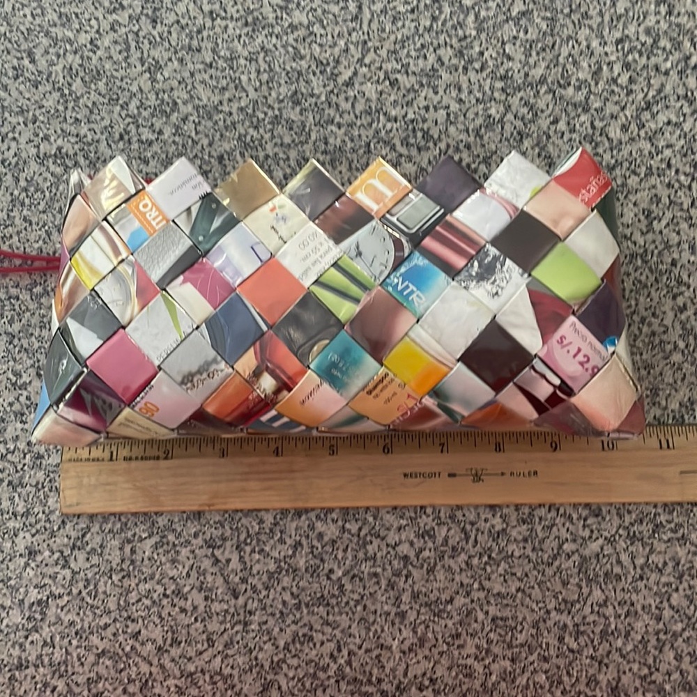 Clutch purse made with magazines